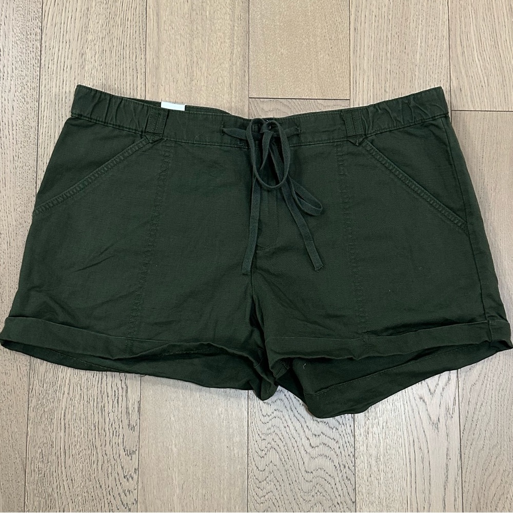 NWT olive army green cuffed cargo shorts slash pocket size 12